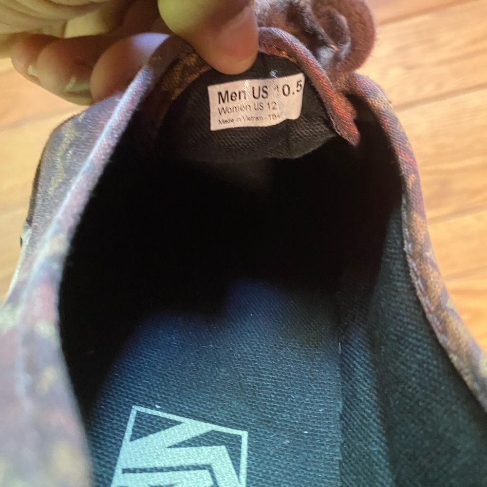 Men’s Aztec vans - Picture 2 of 3